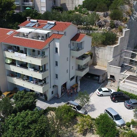 Apartments Rica Омиш Экстерьер фото