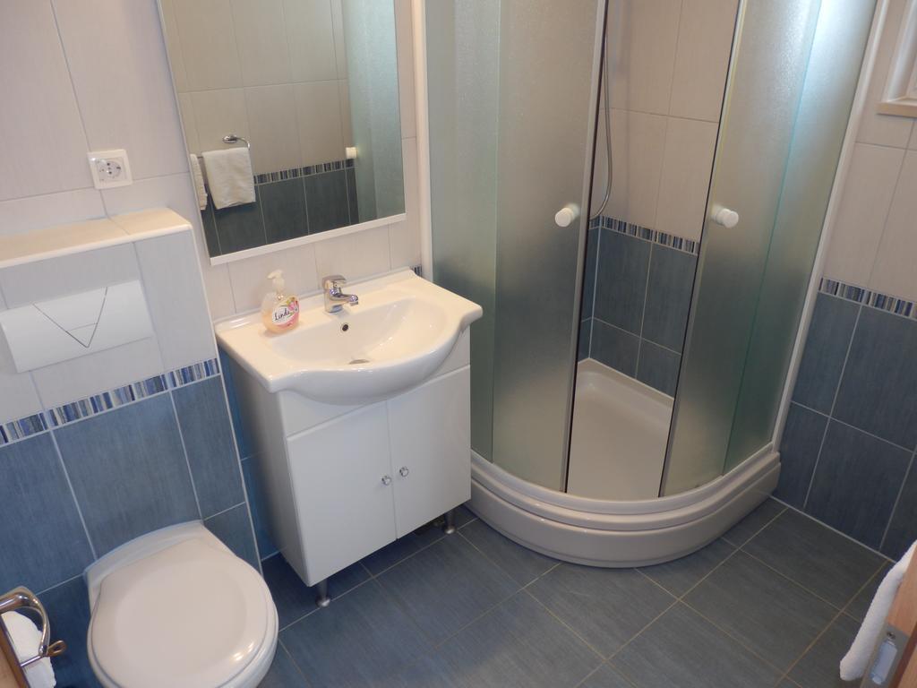 Apartments Rica Омиш Экстерьер фото