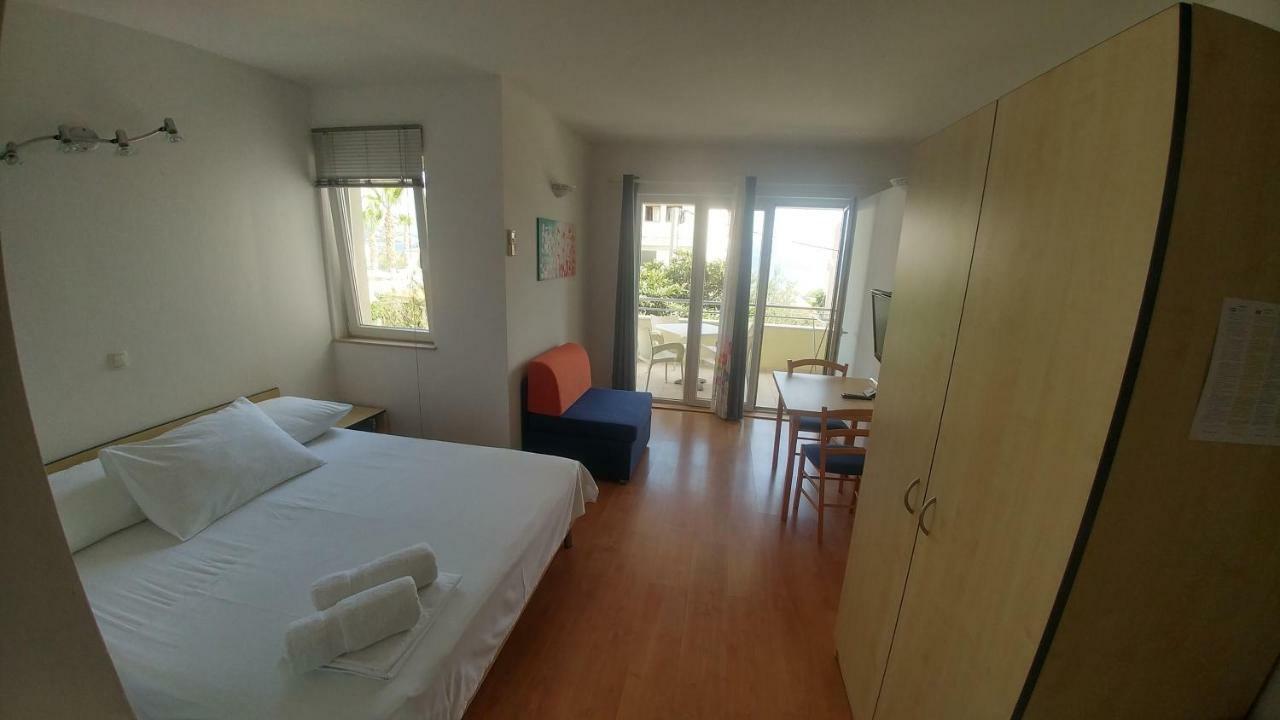 Apartments Rica Омиш Экстерьер фото