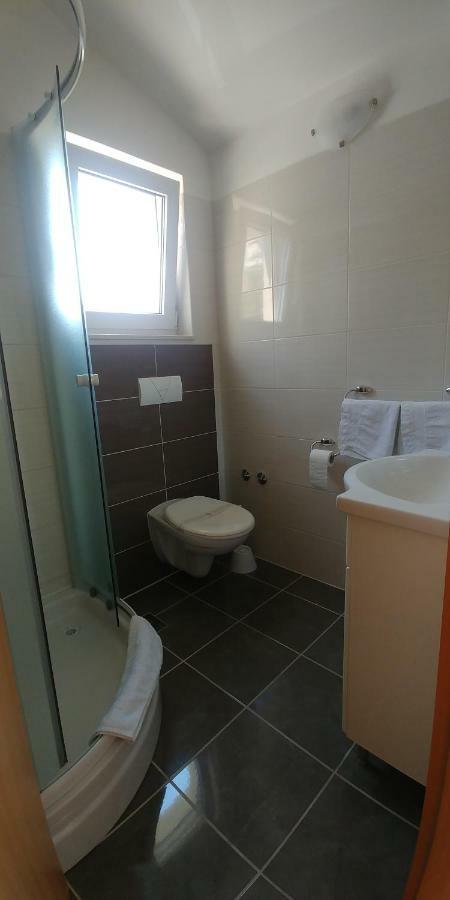 Apartments Rica Омиш Экстерьер фото